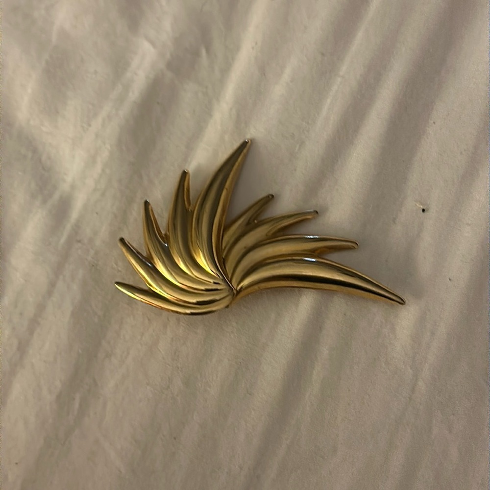 Goldtone Large Starburst Brooch Vintage